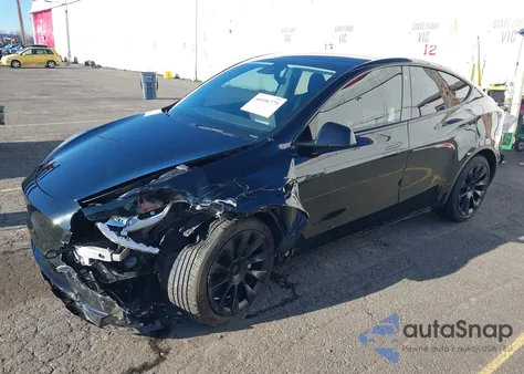 2021 Tesla Model Y Long Range Dual Motor All-Wheel Drive from USA, damaged, VIN 5YJYGDEEXMF084913